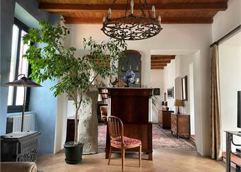 bauernhaus mit garten 