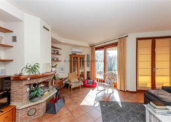 detached house with garten 