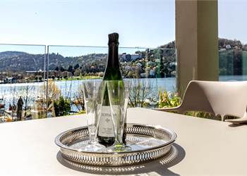  Esclusivo appartamento di design in prima linea sul lago – Laveno